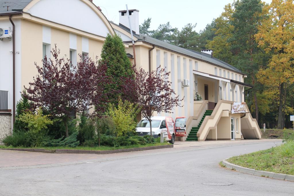 Hotel Lachowka Krepiec Bagian luar foto