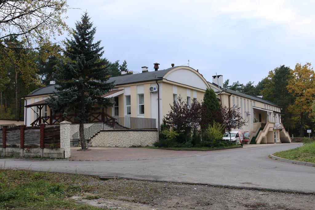 Hotel Lachowka Krepiec Bagian luar foto
