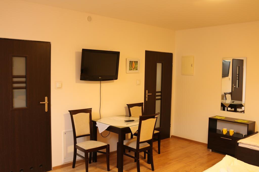 Hotel Lachowka Krepiec Bagian luar foto